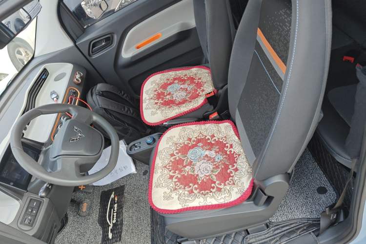 Used Wuling Hongguang MINIEV 2020 Freedom Version Lithium Iron Phosphate Left Front Seat