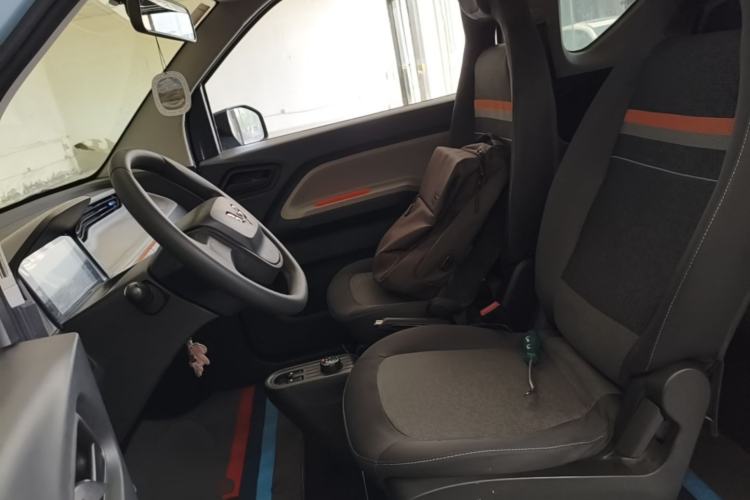 Used Wuling Hongguang MINIEV 2020 Freedom Version Lithium Iron Phosphate Left Front Seat