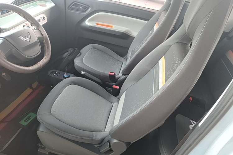 Used Wuling Hongguang MINIEV 2020 Freedom Version Lithium Iron Phosphate Left Front Seat
