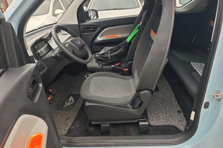 Used Wuling Hongguang MINIEV 2020 Enjoyment Model Lithium Iron Phosphate Left Front Seat