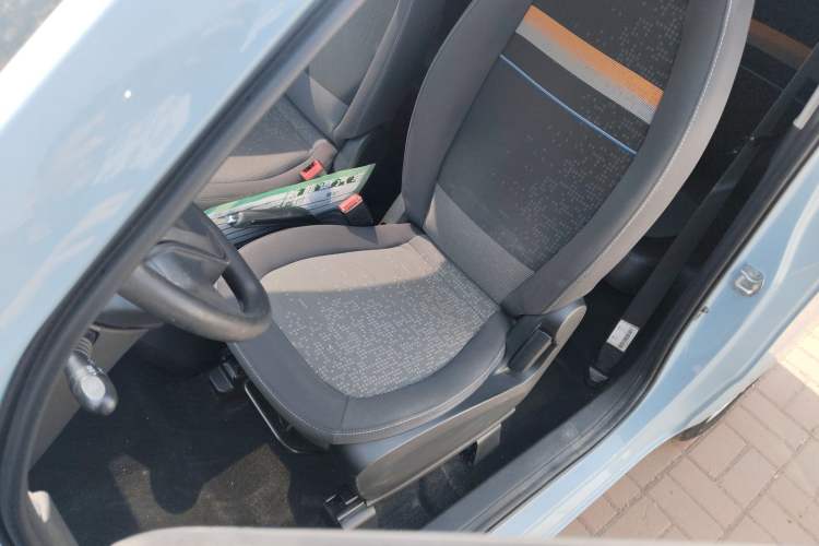 Used Wuling Hongguang MINIEV 2020 Easy Version Lithium-Ion Battery Left Front Seat