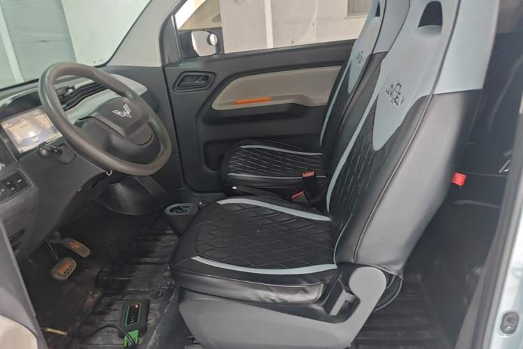 Used Wuling Hongguang MINIEV 2020 Freedom Version Lithium Iron Phosphate Left Front Seat