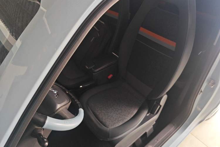 Used Wuling Hongguang MINIEV 2020 Enjoyment Model Lithium Iron Phosphate Left Front Seat
