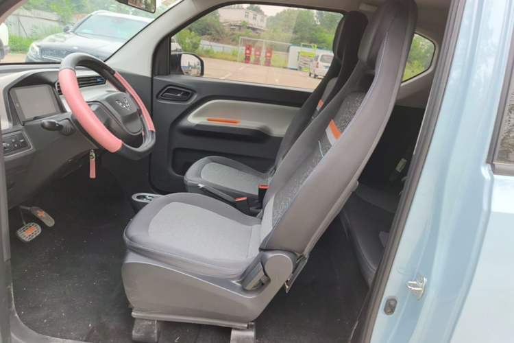 Used Wuling Hongguang MINIEV 2020 Freedom Version Lithium Iron Phosphate Left Front Seat