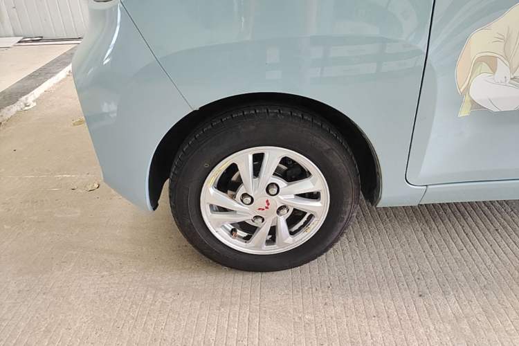 Used Wuling Hongguang MINIEV 2020 Zizai Version Lithium-NMC Left Front Wheel Hub