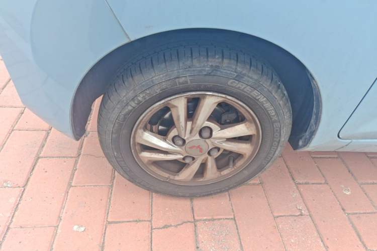 Used Wuling Hongguang MINIEV 2020 Zizai Version Lithium-NMC Left Front Wheel Hub