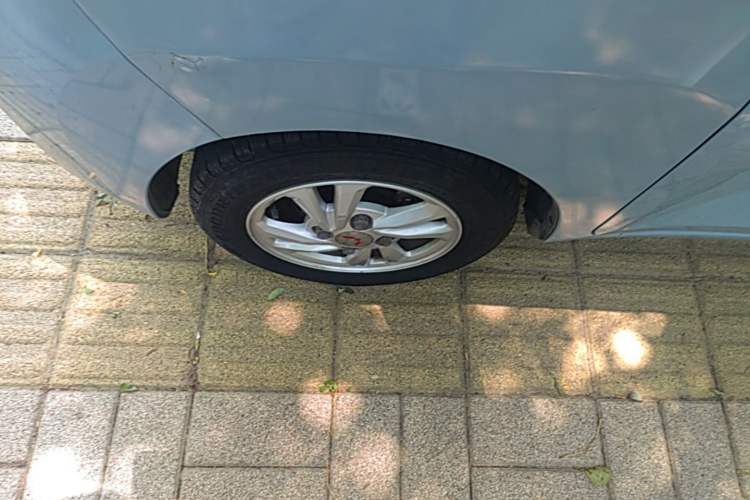 Used Wuling Hongguang MINIEV 2020 Freedom Version Lithium Iron Phosphate Left Front Wheel Hub
