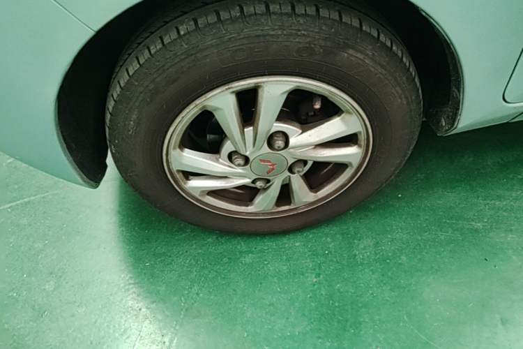 Used Wuling Hongguang MINIEV 2020 Freedom Version Lithium Iron Phosphate Left Front Wheel Hub