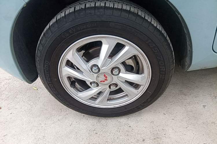 Used Wuling Hongguang MINIEV 2020 Freedom Version Lithium Iron Phosphate Left Front Wheel Hub