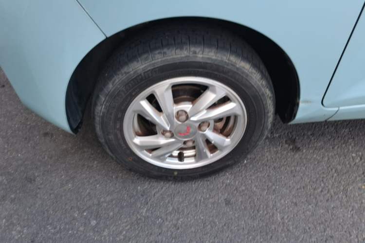 Used Wuling Hongguang MINIEV 2020 Freedom Version Lithium Iron Phosphate Left Front Wheel Hub