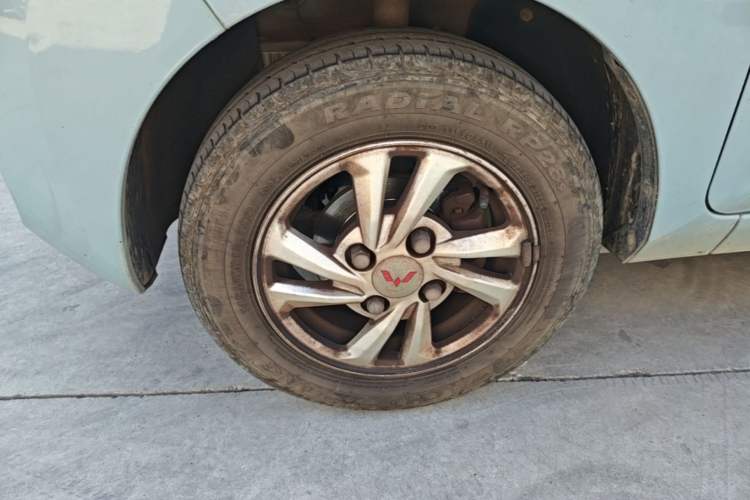 Used Wuling Hongguang MINIEV 2020 Freedom Version Lithium Iron Phosphate Left Front Wheel Hub