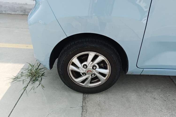 Used Wuling Hongguang MINIEV 2020 Freedom Version Lithium Iron Phosphate Left Front Wheel Hub