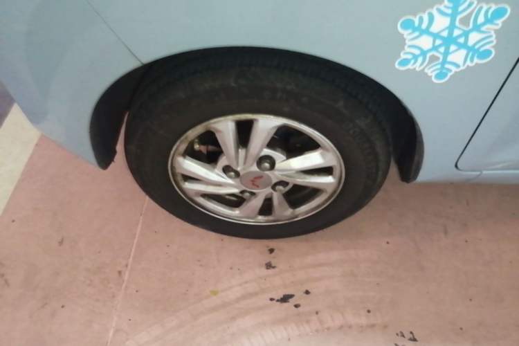 Used Wuling Hongguang MINIEV 2020 Freedom Version Lithium Iron Phosphate Left Front Wheel Hub