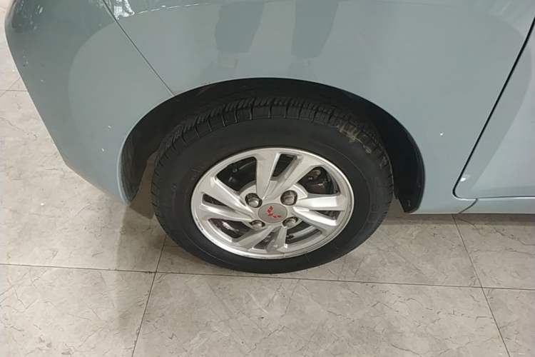 Used Wuling Hongguang MINIEV 2020 Freedom Version Lithium Iron Phosphate Left Front Wheel Hub