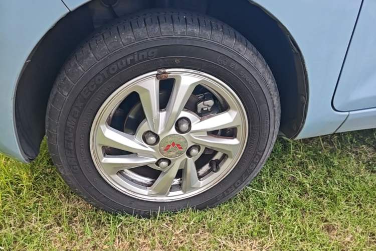 Used Wuling Hongguang MINIEV 2020 Freedom Version Lithium Iron Phosphate Left Front Wheel Hub
