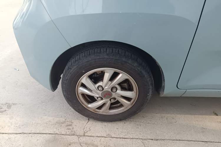 Used Wuling Hongguang MINIEV 2020 Freedom Version Lithium Iron Phosphate Left Front Wheel Hub