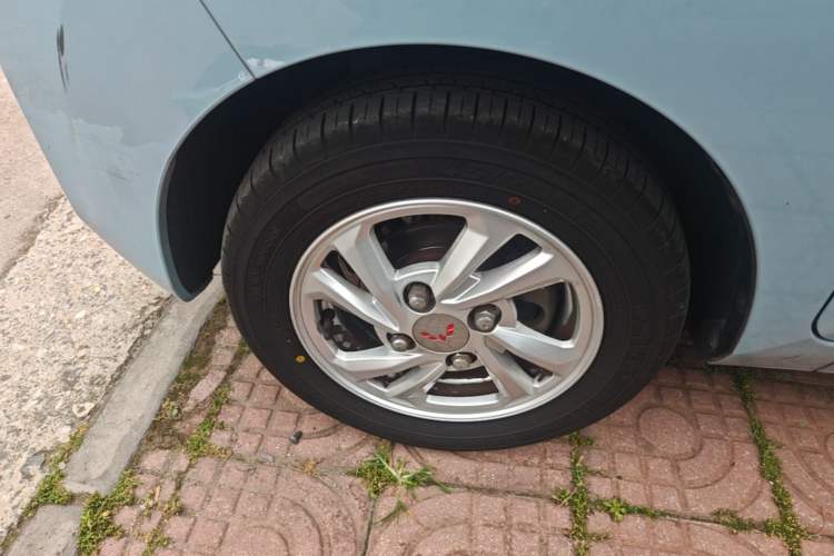 Used Wuling Hongguang MINIEV 2020 Enjoyment Model Lithium Iron Phosphate Left Front Wheel Hub