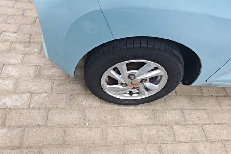 Used Wuling Hongguang MINIEV 2020 Freedom Version Lithium Iron Phosphate Left Front Wheel Hub