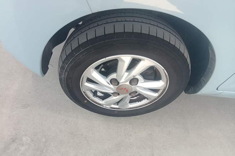 Used Wuling Hongguang MINIEV 2020 Zizai Version Lithium-NMC Left Front Wheel Hub