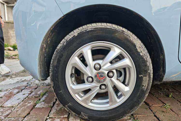 Used Wuling Hongguang MINIEV 2020 Freedom Version Lithium Iron Phosphate Left Front Wheel Hub