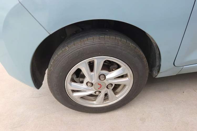 Used Wuling Hongguang MINIEV 2020 Freedom Version Lithium Iron Phosphate Left Front Wheel Hub