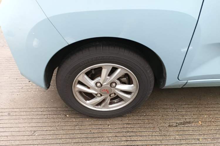 Used Wuling Hongguang MINIEV 2020 Freedom Version Lithium Iron Phosphate Left Front Wheel Hub
