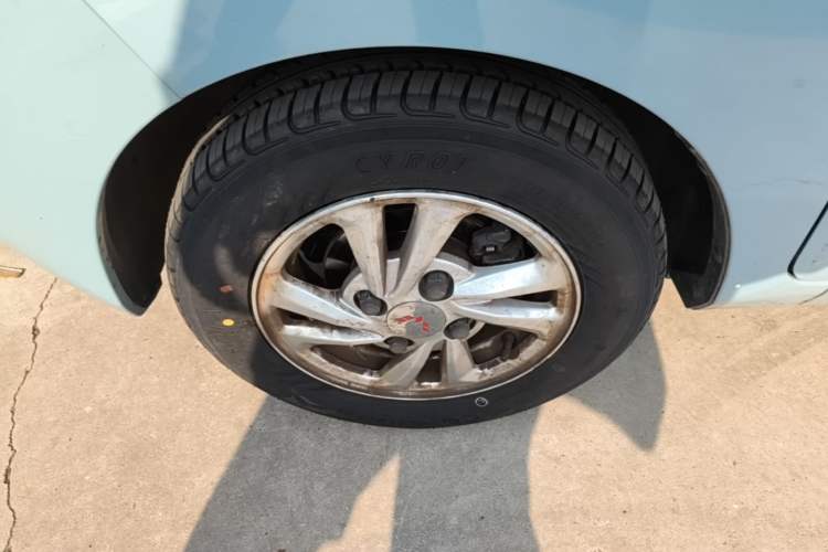 Used Wuling Hongguang MINIEV 2020 Freedom Version Lithium Iron Phosphate Left Front Wheel Hub
