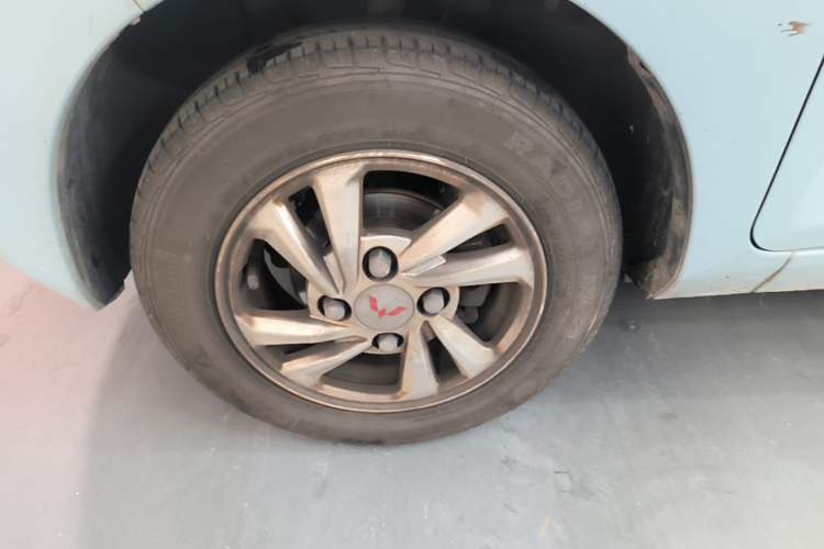 Used Wuling Hongguang MINIEV 2020 Freedom Version Lithium Iron Phosphate Left Front Wheel Hub
