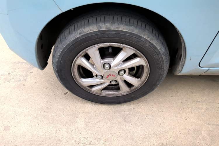 Used Wuling Hongguang MINIEV 2020 Freedom Version Lithium Iron Phosphate Left Front Wheel Hub