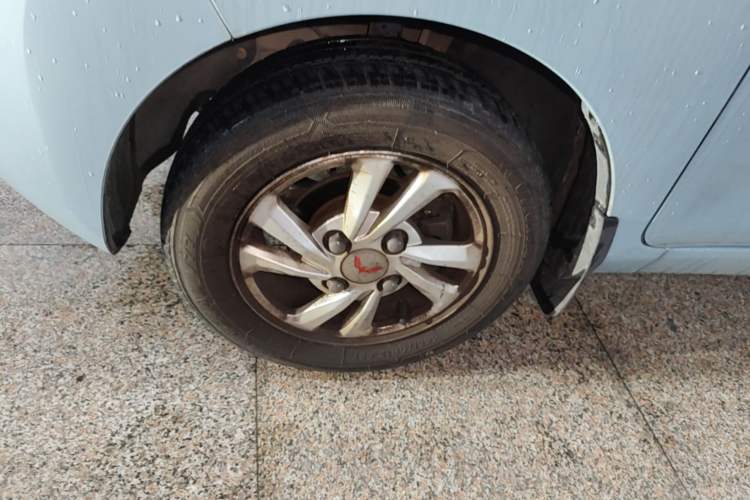 Used Wuling Hongguang MINIEV 2020 Freedom Version Lithium Iron Phosphate Left Front Wheel Hub
