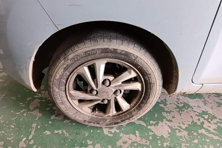 Used Wuling Hongguang MINIEV 2020 Zizai Version Lithium-NMC Left Front Wheel Hub