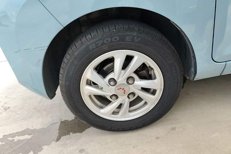 Used Wuling Hongguang MINIEV 2020 Freedom Version Lithium Iron Phosphate Left Front Wheel Hub