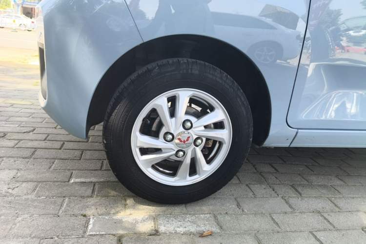 Used Wuling Hongguang MINIEV 2020 Freedom Version Lithium Iron Phosphate Left Front Wheel Hub