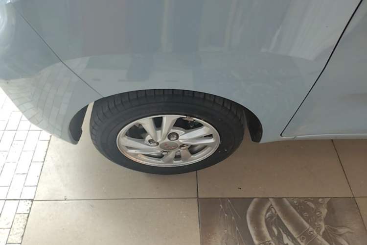 Used Wuling Hongguang MINIEV 2020 Freedom Version Lithium Iron Phosphate Left Front Wheel Hub