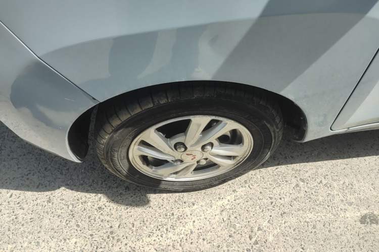 Used Wuling Hongguang MINIEV 2020 Zizai Version Lithium-NMC Left Front Wheel Hub