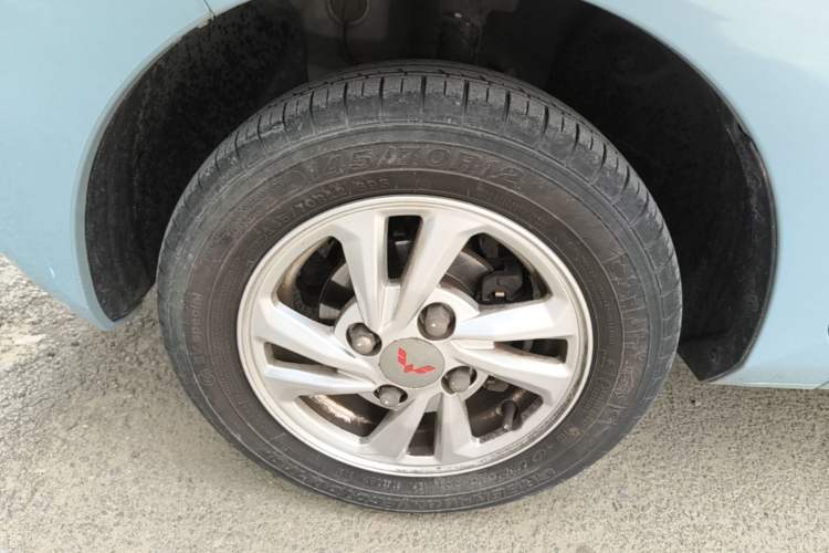 Used Wuling Hongguang MINIEV 2020 Freedom Version Lithium Iron Phosphate Left Front Wheel Hub