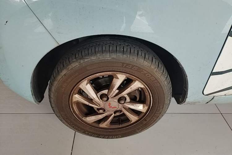 Used Wuling Hongguang MINIEV 2020 Lite Version Lithium Iron Phosphate Left Front Wheel Hub