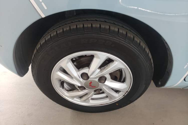 Used Wuling Hongguang MINIEV 2020 Zizai Version Lithium-NMC Left Front Wheel Hub