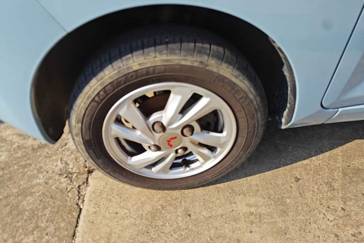 Used Wuling Hongguang MINIEV 2020 Lite Version Lithium Iron Phosphate Left Front Wheel Hub