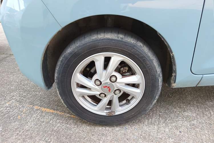 Used Wuling Hongguang MINIEV 2020 Freedom Version Lithium Iron Phosphate Left Front Wheel Hub