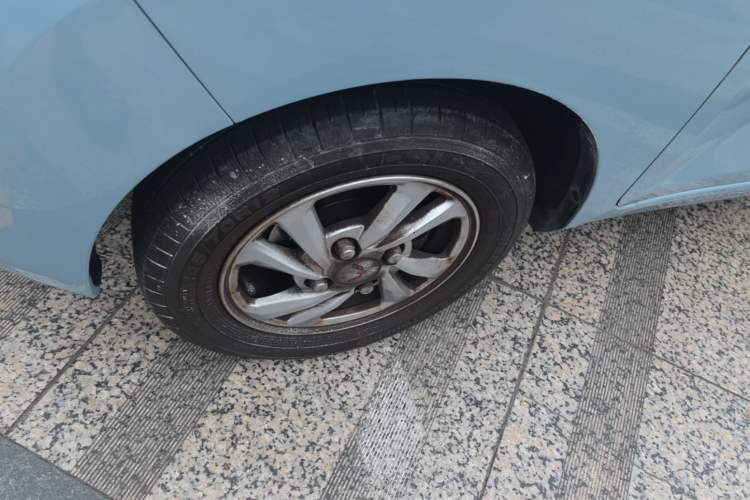 Used Wuling Hongguang MINIEV 2020 Zizai Version Lithium-NMC Left Front Wheel Hub