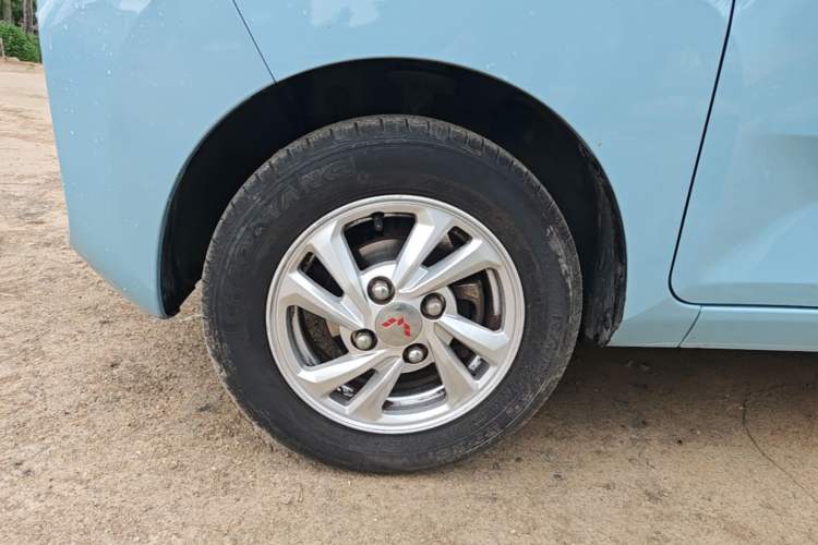 Used Wuling Hongguang MINIEV 2020 Enjoyment Model Lithium Iron Phosphate Left Front Wheel Hub