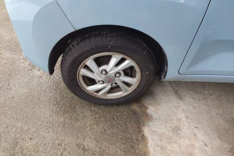 Used Wuling Hongguang MINIEV 2020 Freedom Version Lithium Iron Phosphate Left Front Wheel Hub