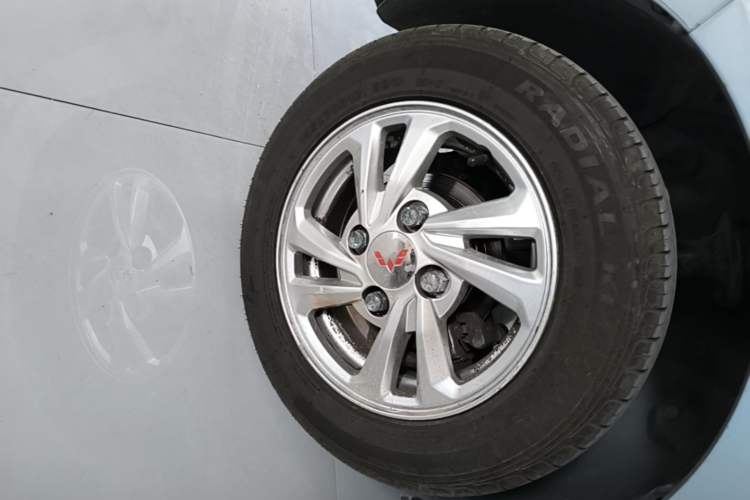 Used Wuling Hongguang MINIEV 2020 Enjoyment Model Lithium Iron Phosphate Left Front Wheel Hub