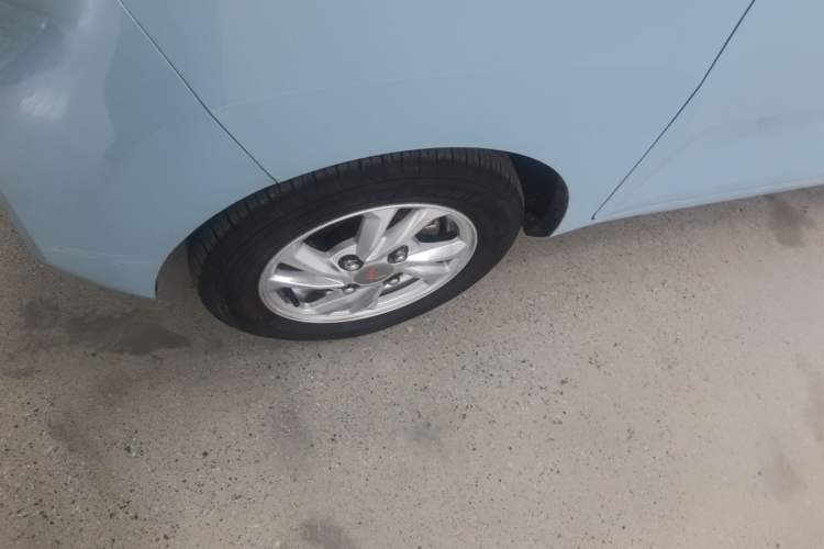 Used Wuling Hongguang MINIEV 2020 Freedom Version Lithium Iron Phosphate Left Front Wheel Hub