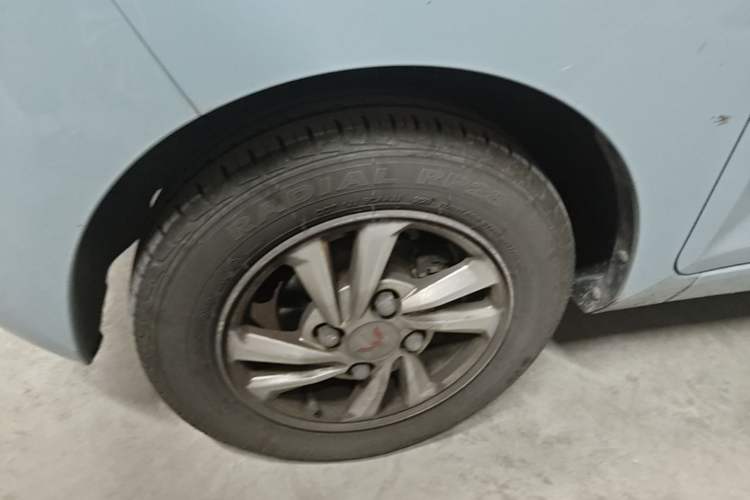 Used Wuling Hongguang MINIEV 2020 Freedom Version Lithium Iron Phosphate Left Front Wheel Hub