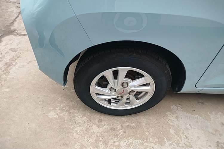 Used Wuling Hongguang MINIEV 2020 Easy Version Lithium-Ion Battery Left Front Wheel Hub