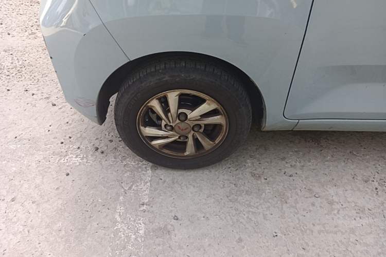 Used Wuling Hongguang MINIEV 2020 Zizai Version Lithium-NMC Left Front Wheel Hub