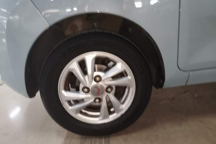 Used Wuling Hongguang MINIEV 2020 Freedom Version Lithium Iron Phosphate Left Front Wheel Hub