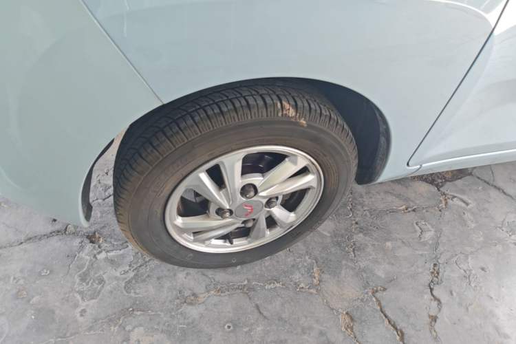 Used Wuling Hongguang MINIEV 2020 Freedom Version Lithium Iron Phosphate Left Front Wheel Hub